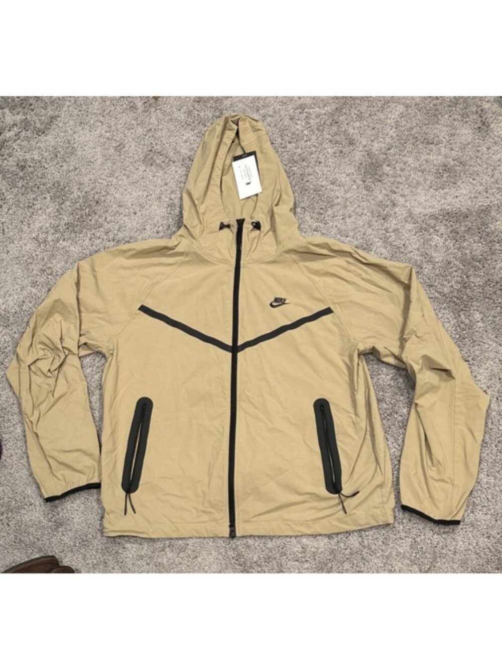 Nike Windrunner Jacket Mens Sz Medium Beige Hooded Full Zip HM7151-297 New